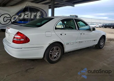 2003 Mercedes-Benz E 320 z USA, uszkodzony, nr VIN WDBUF65J23X109333